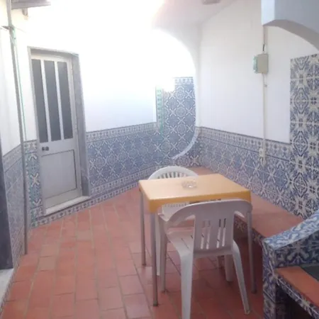 Holiday Beco Das Cunhas - 2 *